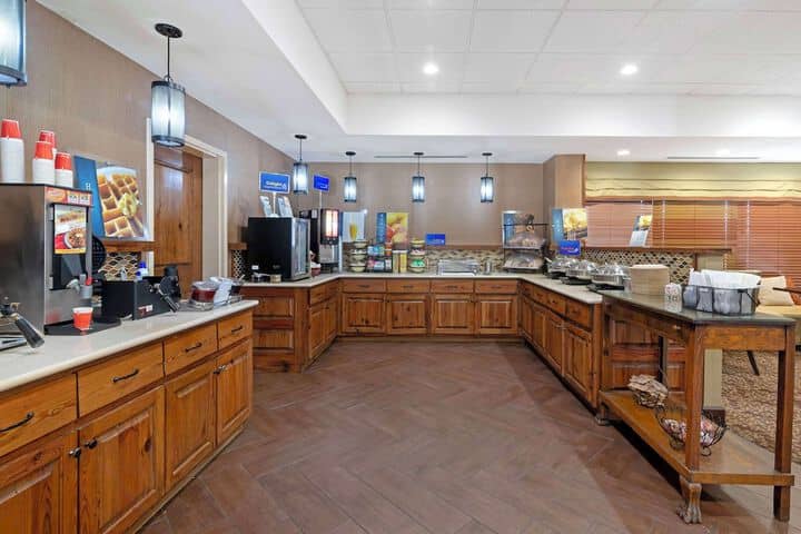 Breakfast area